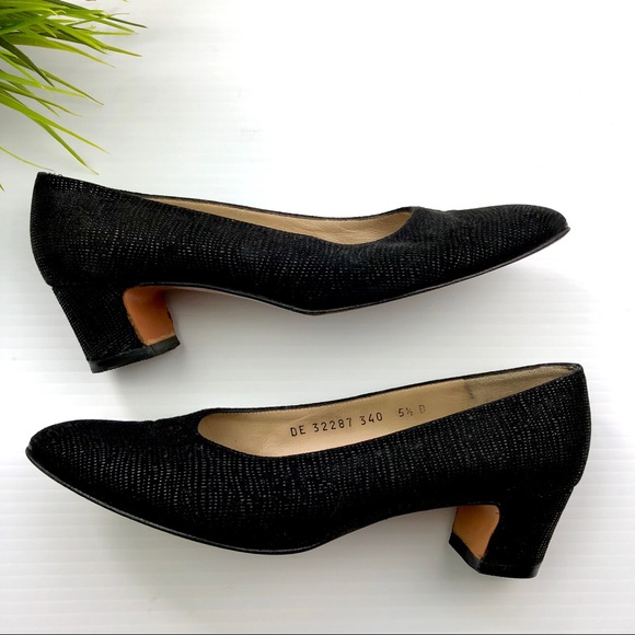 Salvatore Ferragamo Shoes - Salvatore Ferragamo Black Metallic Classic pumps